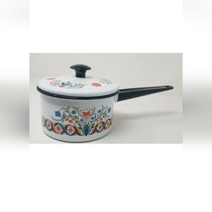 Berggren Trayner Enamelware Sauce Pan with Lid
